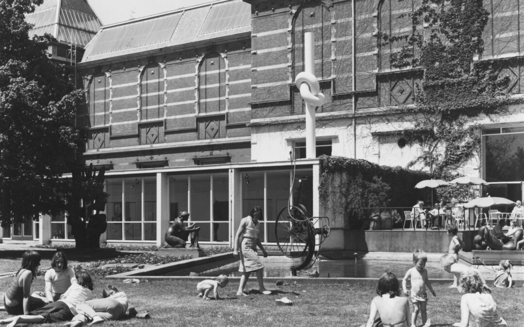 HET STEDELIJK MUSEUM KRIJGT EEN BEELDENTUIN