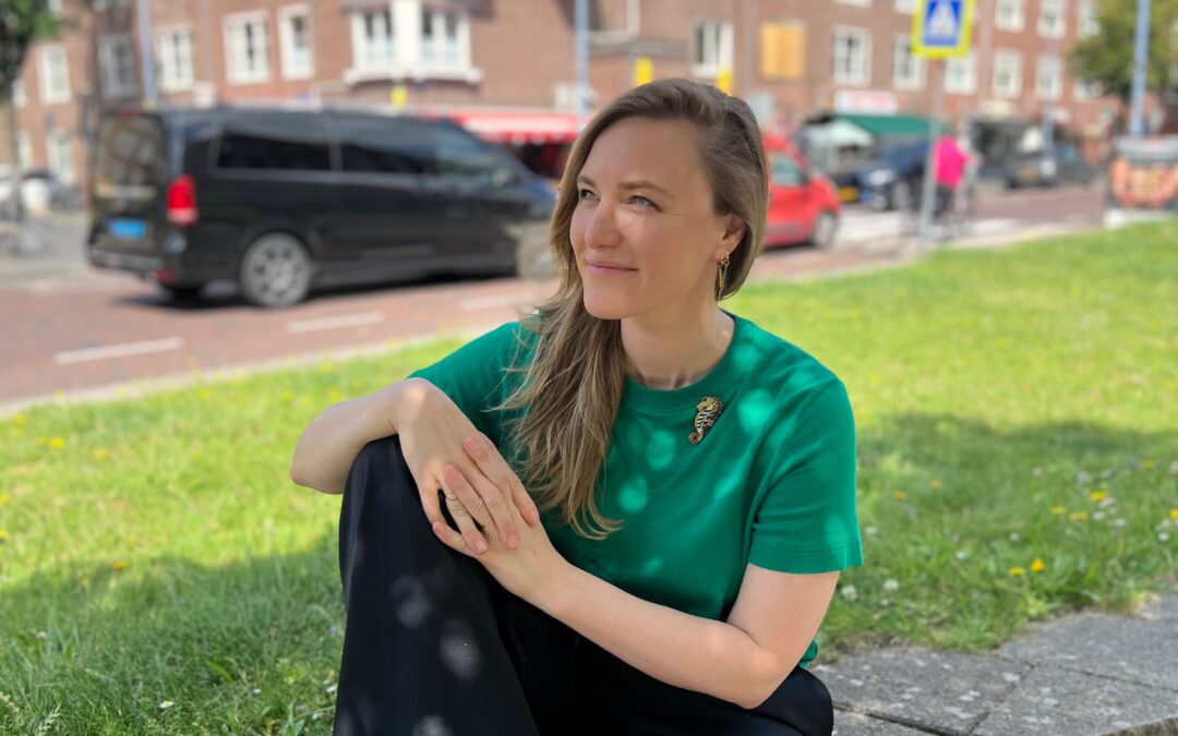 LAURA LINSCHOTEN: EEN BUURT BEGINT OP STRAAT